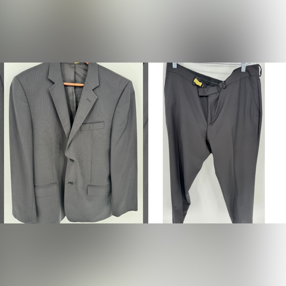 s.Oliver Virgin Wool Charcoal Men's Suit Men's size 25